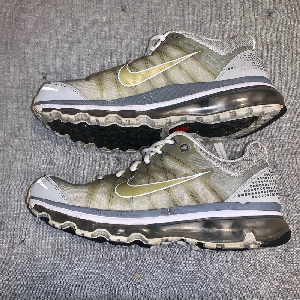 🌟 Nike Air Max Size 7